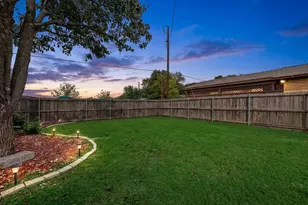 8515 Baumgarten Dr, Dallas, TX 75228 - Photo 15