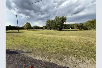 124 W Cherry Drive, Azle, TX 76020 - Photo 1