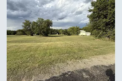 124 W Cherry Drive, Azle, TX 76020 - Photo 3