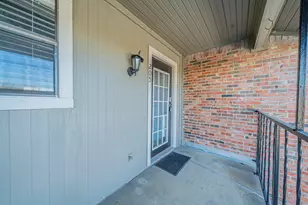 2733 Silver Creek Dr, Arlington, TX 76006 - Photo 3