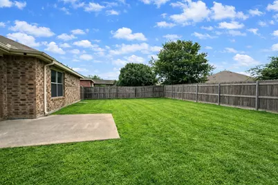 2815 Oak Crest Drive, Grand Prairie, TX 75052 - Photo 17