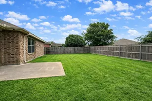 2815 Oak Crest Dr, Grand Prairie, TX 75052 - Photo 17
