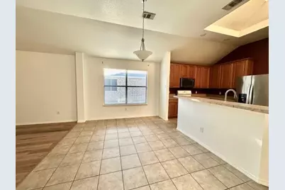 2815 Oak Crest Drive, Grand Prairie, TX 75052 - Photo 5