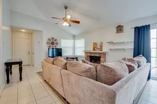 625 Prairie Dell St, Lewisville, TX 75067 - Photo 3