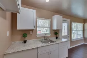 4330 Pensacola Ct, Dallas, TX 75211 - Photo 7