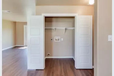 4330 Pensacola Court, Dallas, TX 75211 - Photo 9