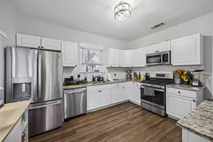 504 Featherston St, Cleburne, TX 76033 - Photo 9