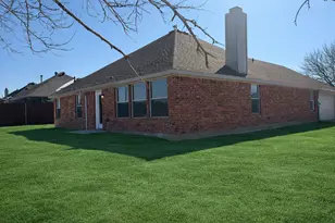 420 Woodlawn St, Krum, TX 76249 - Photo 5