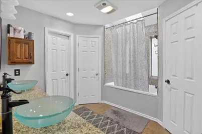 2010 Libby Lane, Grand Prairie, TX 75050 - Photo 17