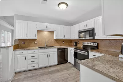 2010 Libby Lane, Grand Prairie, TX 75050 - Photo 11