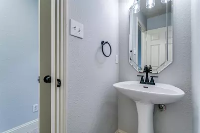 525 Estill Street, Grapevine, TX 76051 - Photo 7