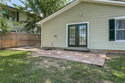 525 Estill Street, Grapevine, TX 76051 - Photo 23