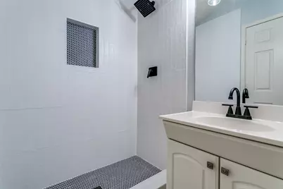 525 Estill Street, Grapevine, TX 76051 - Photo 15