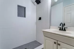 525 Estill St, Grapevine, TX 76051 - Photo 15