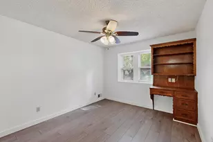 1301 Warwick St, Garland, TX 75040 - Photo 15