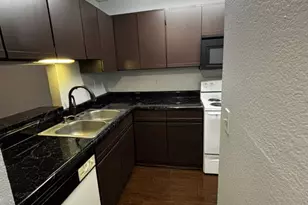 724 W Collins St, Denton, TX 76201 - Photo 5