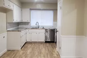 425 Oxford Dr, Sherman, TX 75092 - Photo 3