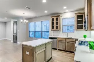 4667A Dozier Rd, Carrollton, TX 75010 - Photo 5