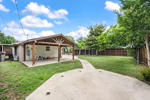 8405 Greenstone Dr, Dallas, TX 75243 - Photo 21