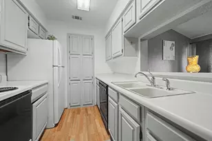 1201 Harwell Dr, Arlington, TX 76011 - Photo 9