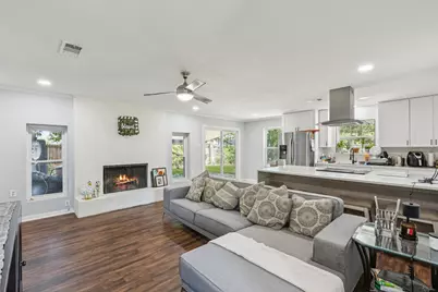 1901 Kris Street, Irving, TX 75060 - Photo 3