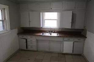 515 W McLain St, Seymour, TX 76380 - Photo 25