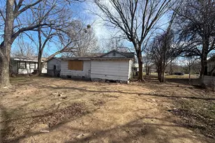 227 24th St NW, Paris, TX 75460 - Photo 5