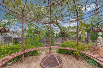 700 N Oak Cliff Boulevard, Dallas, TX 75208 - Photo 13