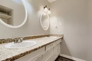 829 Poinsettia Dr, Lancaster, TX 75146 - Photo 19