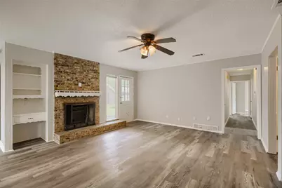 829 Poinsettia Drive, Lancaster, TX 75146 - Photo 5