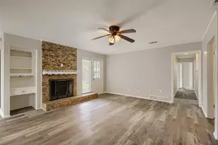 829 Poinsettia Dr, Lancaster, TX 75146 - Photo 5