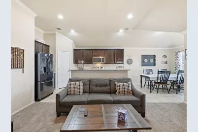 357 Coral Vine Lane, Burleson, TX 76028 - Photo 5