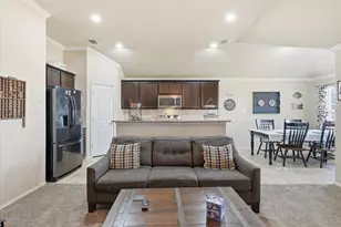 357 Coral Vine Ln, Burleson, TX 76028 - Photo 5