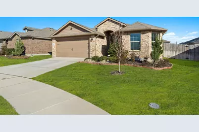 421 Houndstooth Drive, Fort Worth, TX 76131 - Photo 3