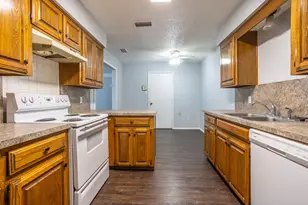 362 S Stewart Dr, Lancaster, TX 75146 - Photo 5