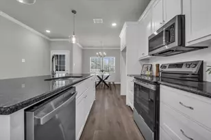 413 Travis Dr, McGregor, TX 76657 - Photo 7