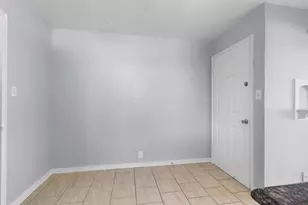 5837 Locke Ave, Fort Worth, TX 76107 - Photo 15