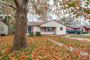 932 Moss St, Gainesville, TX 76240 - Photo 1