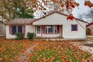 932 Moss St, Gainesville, TX 76240 - Photo 3