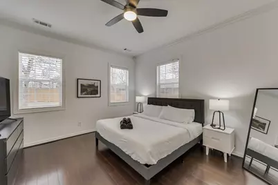 909 Elsbeth Street, Dallas, TX 75208 - Photo 15