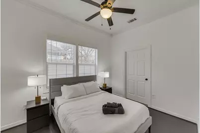 909 Elsbeth Street, Dallas, TX 75208 - Photo 25