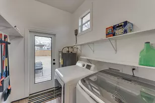 909 Elsbeth St, Dallas, TX 75208 - Photo 19