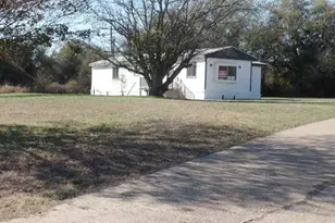 125 Oak Dr, Springtown, TX 76082 - Photo 17