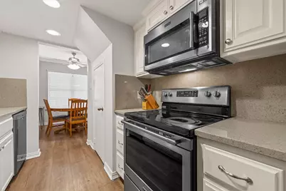 600 Bagby Avenue #7D, Waco, TX 76706 - Photo 7