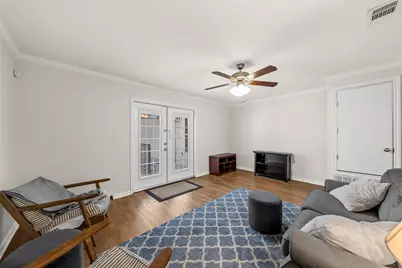 600 Bagby Avenue #7D, Waco, TX 76706 - Photo 3