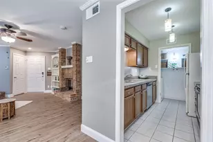 16301 Ledgemont Ln, Addison, TX 75001 - Photo 9