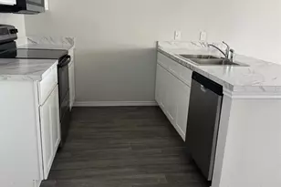 216 Arbor Ct, Granbury, TX 76048 - Photo 5