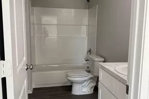 216 Arbor Ct, Granbury, TX 76048 - Photo 13