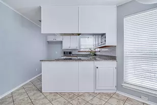 1109 Shady Hill Ln, Burleson, TX 76028 - Photo 7