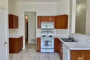 1008 Rock Springs Dr, Burleson, TX 76028 - Photo 7